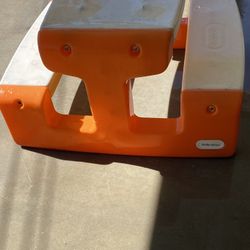 kids outside picnic table 