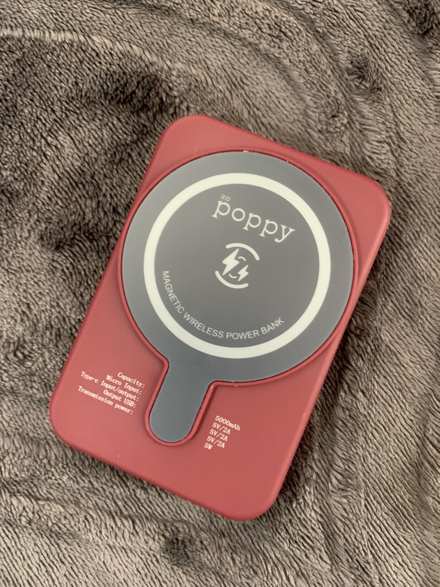 Portable XO Poppy MagSafe Power Bank 5000mAh With Wireless Charging, Type C And USB.