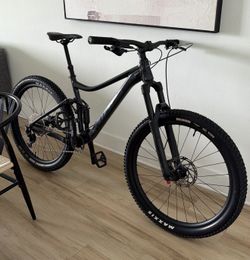 Giant stance 2024  M