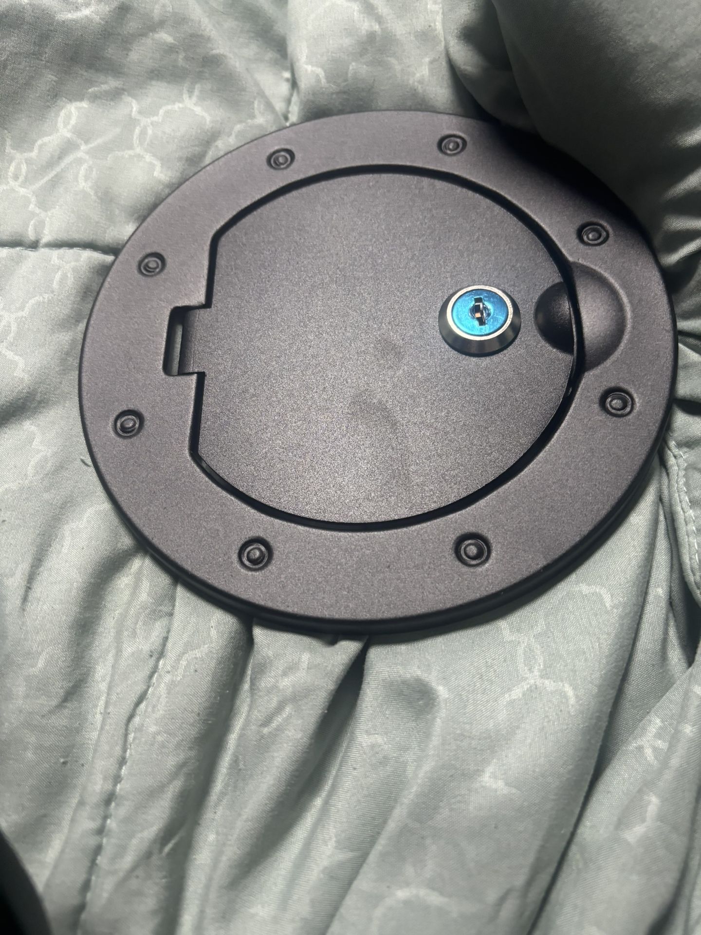 Black Locking Gas Cap Fuel Filler Door Cover for Jeep Wrangler TJ 1(contact info removed)