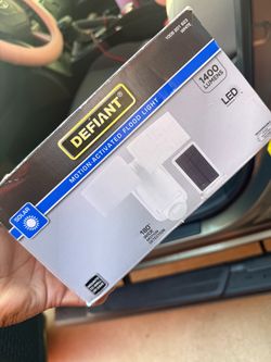 Defiant Solar Motion-Activated LED Flood Light