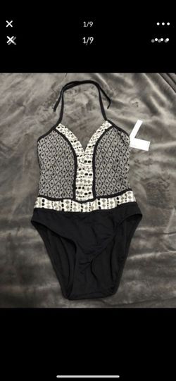 New Bleu Rod Beattie Women’s size 4 swimsuit MSRP $127