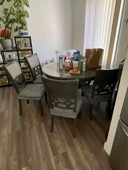 Dining table set