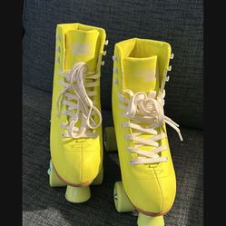 New Cosmic Roller Skate. Size 11