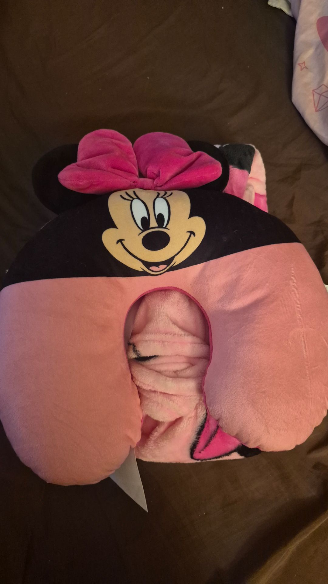New Minnie Mouse neck pillow and blanket set
