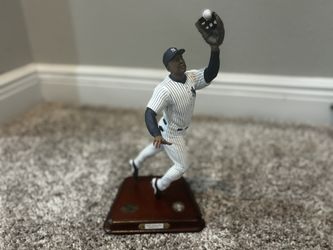 Danbury Mint Bernie Williams Figurine #1434 – With Box & COA