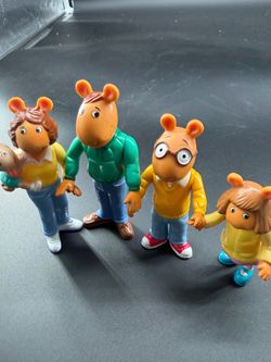 1996 Hasbro-Marc Brown PBS Kids Arthur Family Figurines Plastic Set