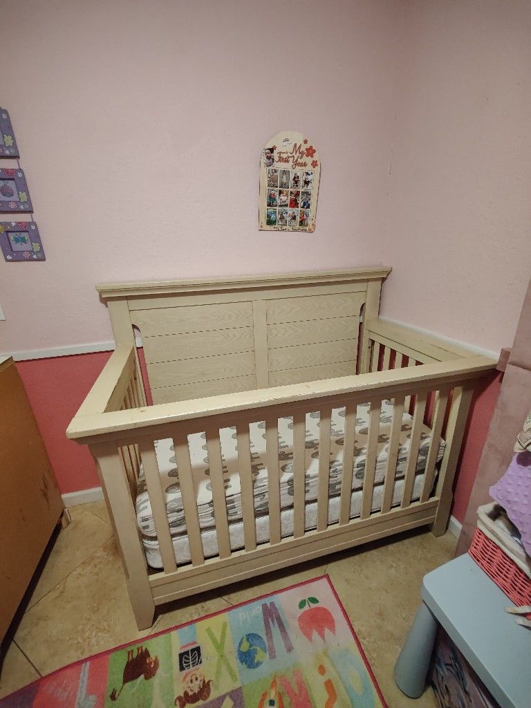 Beautiful Wood Baby Crib Bed W/mattress