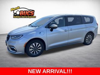 2023 Chrysler Pacifica Hybrid