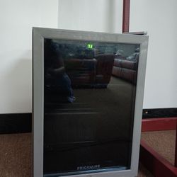 Frigidaire Mini Fridge 