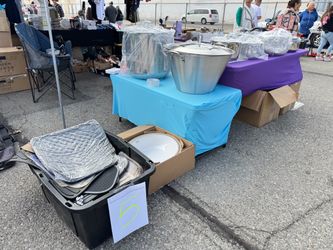 Outdoor swapmeet/ yard sale