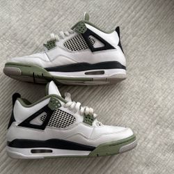 WMNS AIR JORDAN 4 RETRO WHITE/OIL GREEN-DARK ASH