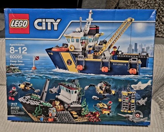Lego City Deep Sea Exploration Vessel Set 60095