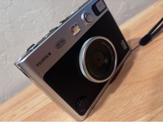 Fiji instax Mini Evo