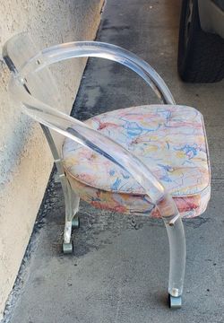 Acrylic Chair 