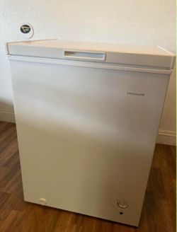 Frigidaire White Chest Freezer