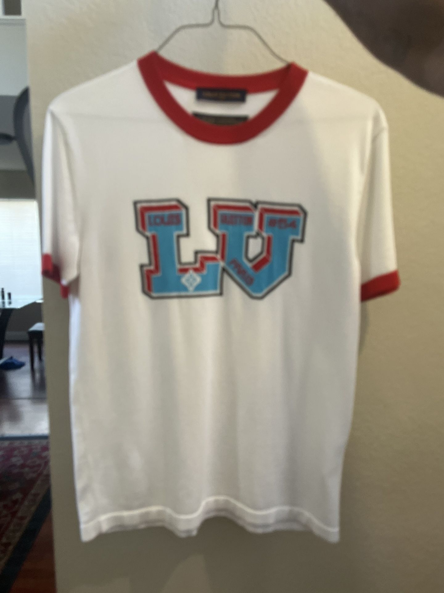 Mens Louis Vuitton T Shirt for Sale in Tampa, FL - OfferUp