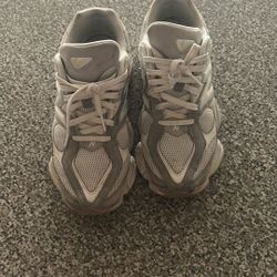 White New Balance 9060’s Sizs 9
