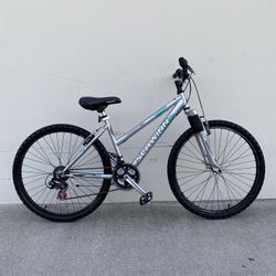 SCHWINN BIKE /SIZE TIRES 26” /SIZE FRAME MEDIUM 