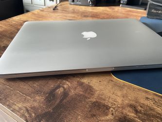 MacBook Pro A1398 Retina 15.4-inch (Mid-2015) - Core i7 - 16GB