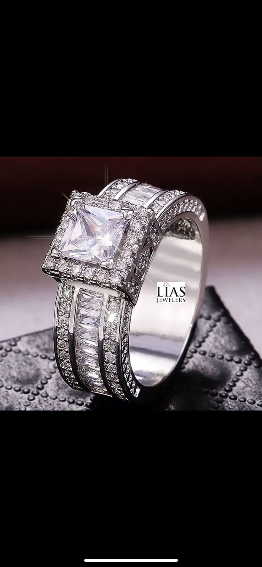 New 18k White Gold Engagement Ring
