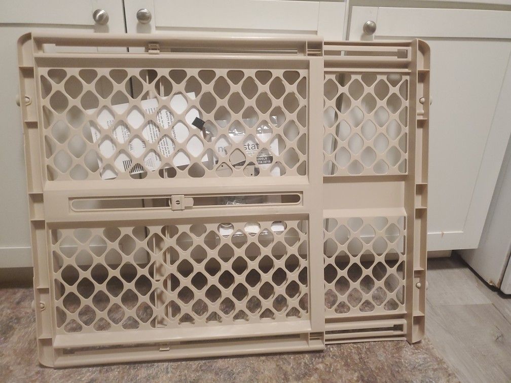 Brand New North States Baby Gate