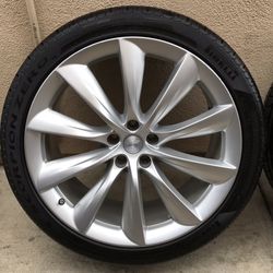 Tesla Model X Turbine 22” Wheels