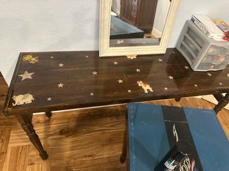 2 Desks