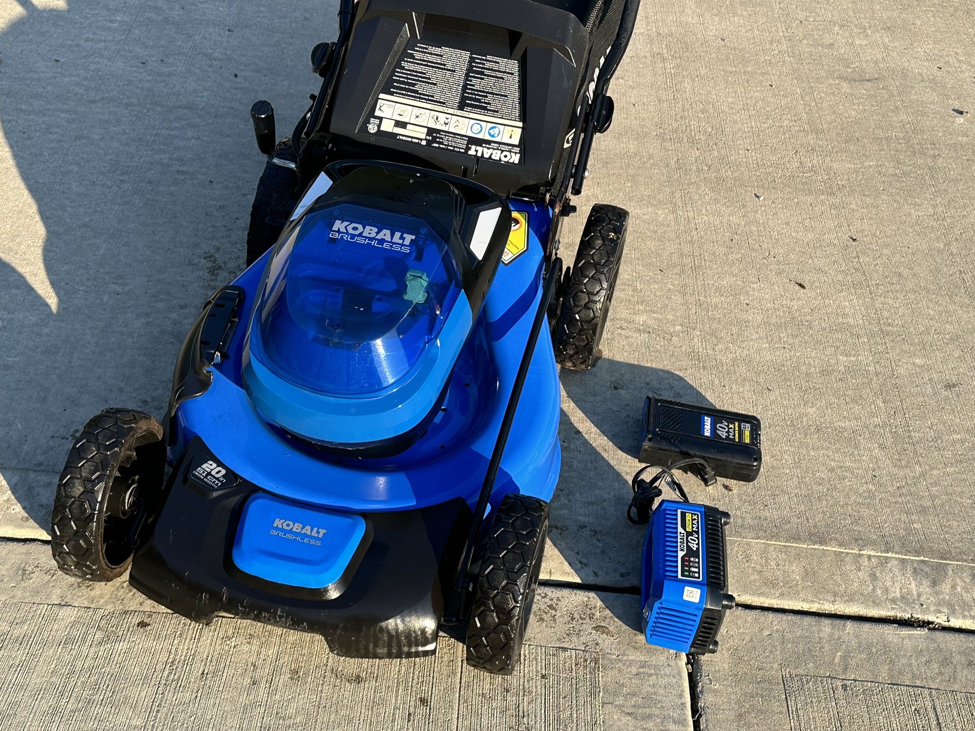 KOBALT 40V CORDLESS BATTERY POWERED 21" BAGGER PUSH MOWER BATTERY CHARGER $250 RETAILS OVER $400
