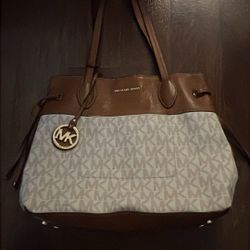 Michael Kors Jet Set Purse