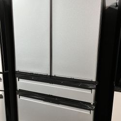 Samsung - Bespoke 29 cu. ft. 4-Door French Door Refrigerator  (Missing all panels)