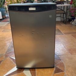 Danby R Designer Mini fridge