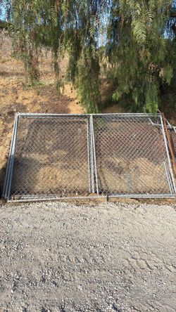 Chain link panels