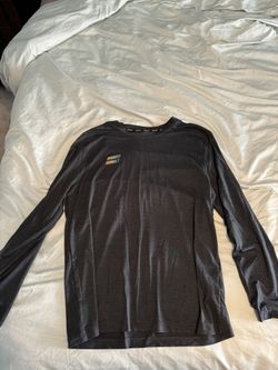 Hurley Men’s Medium Dri-Fit Long Sleeve Workout Shirt - Black