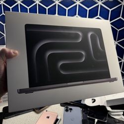 New MacBook Pro 14” M3 🛑 $70 Down!
