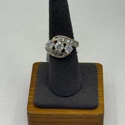 Women’s Engagement Ring 