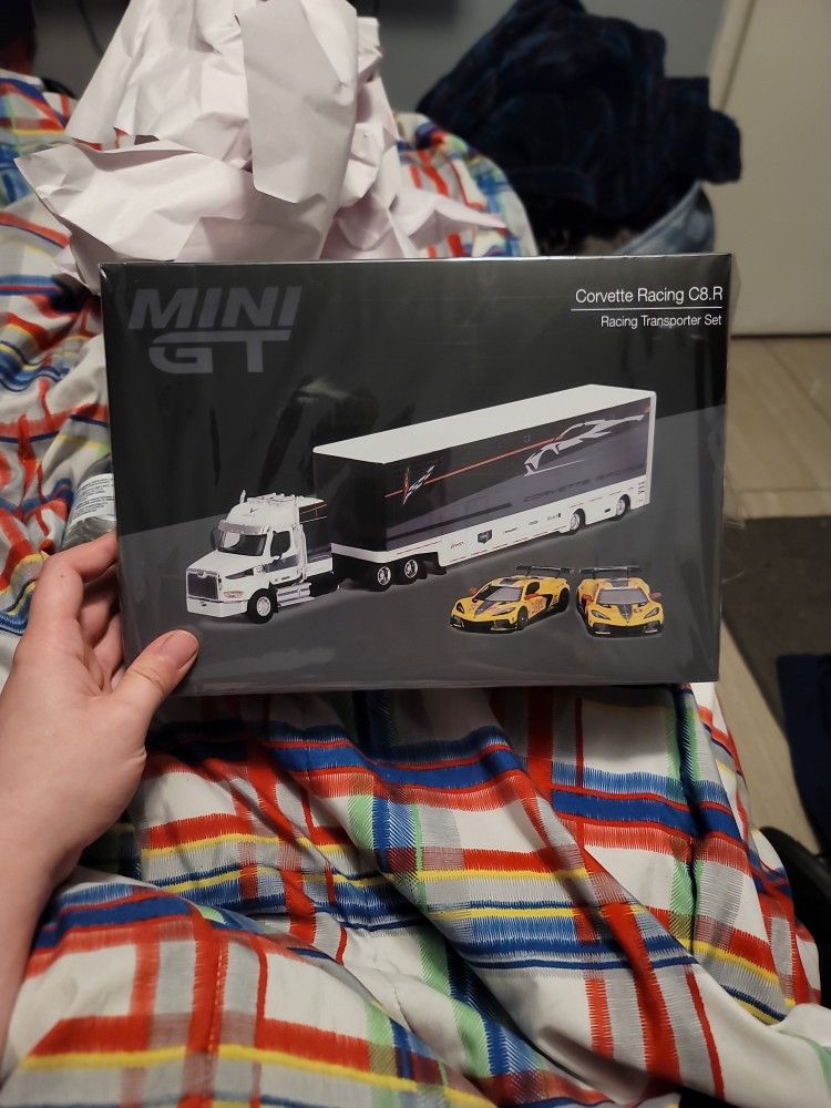 Mini GT Corvette Racing C8.R Transport Set