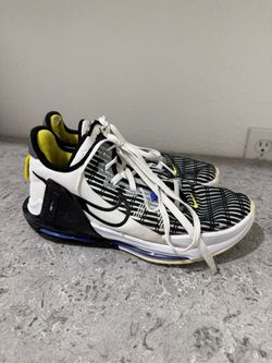 Nike LeBron Witness men’s basketball sneakers size 9