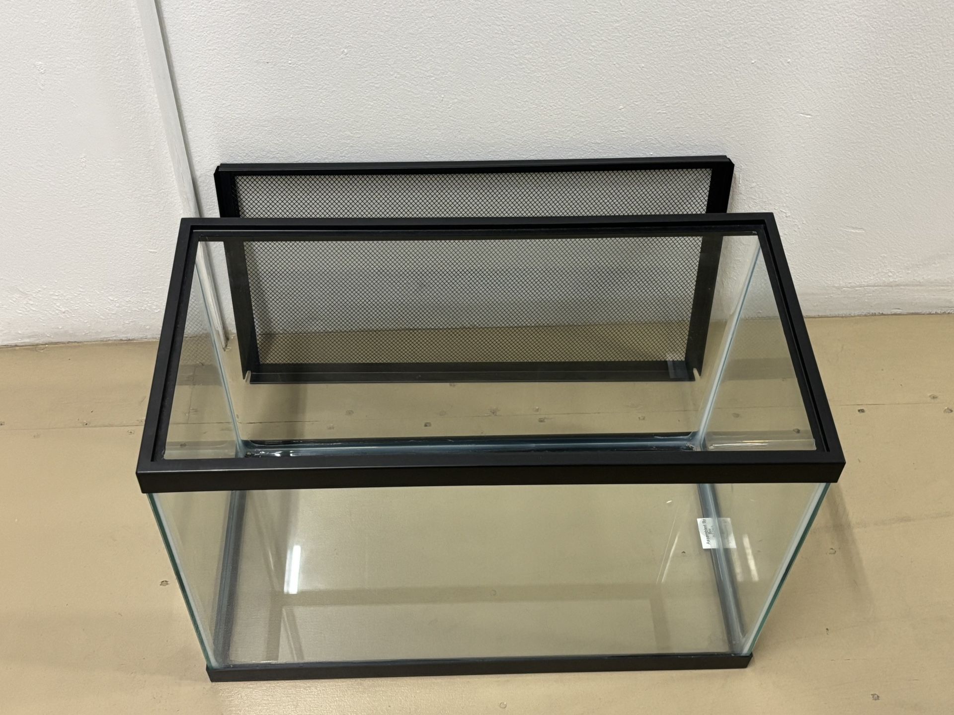 Aquarium 20 gallon With Mesh Cover
