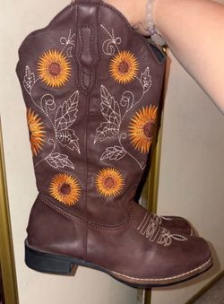 Size 6, Cowgirl Boots