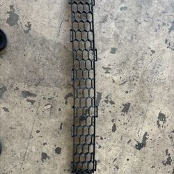 Scion Xb 2004-2006 Lower Front Grill Oem 