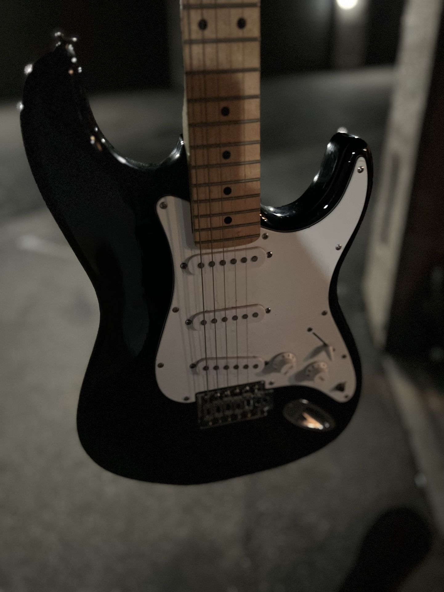 Behringer Electric Guitar