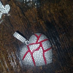 Diamond Vv Heart Breaking