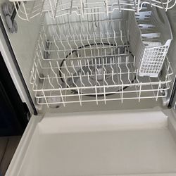 Dishwasher Frigidaire Brand