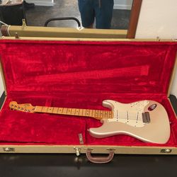 Fender 60th Anniversary Limited Standard Stratocaster with Maple Fretboard