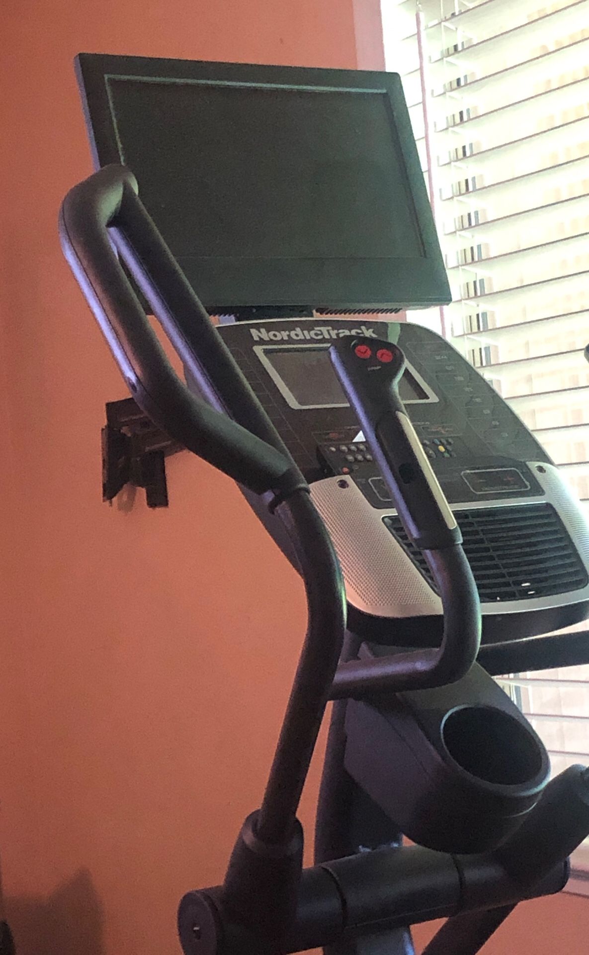 Nordictrack Track 20’ Treadmill with Tv Monitor and remote