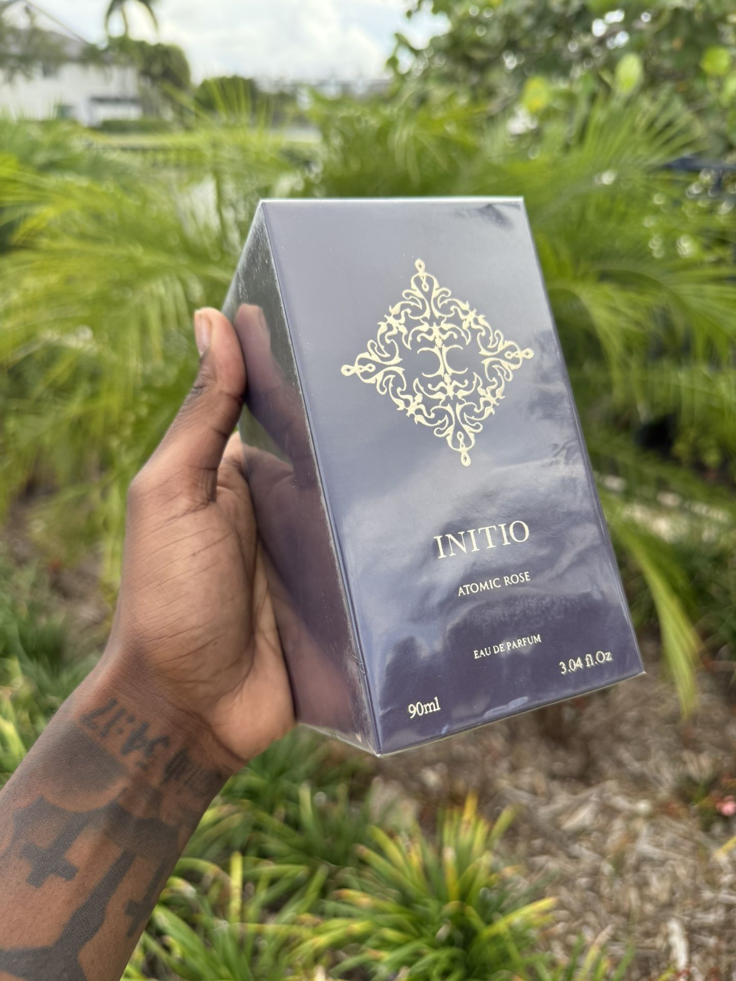 “Atomic Rose” Initio Cologne