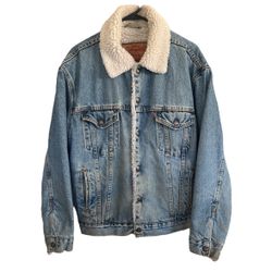 Vintage Distressed Levi’s Denim Jacket Size Medium