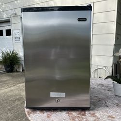 Mini Fridge Whynter 