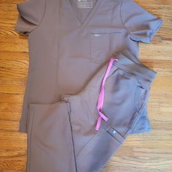 Medium Women's Figs Scrub Set